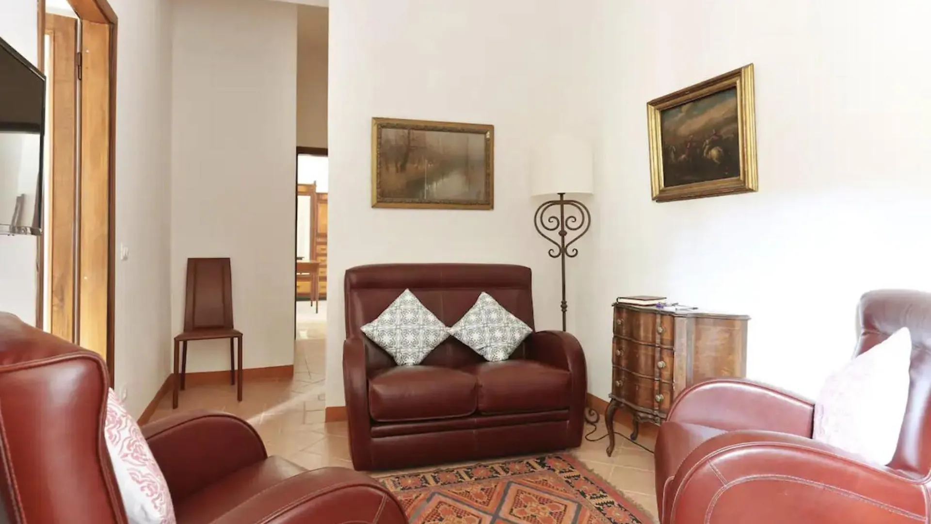 Giglio & Viola Borgia Apartment Florence
