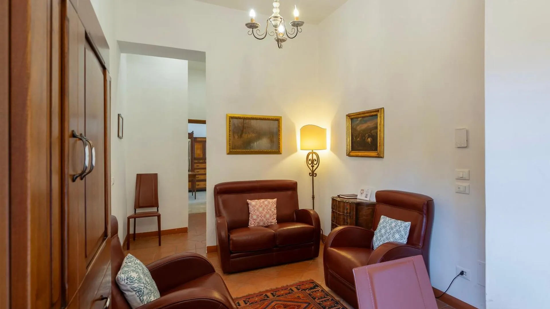Giglio & Viola Borgia Apartment Florence